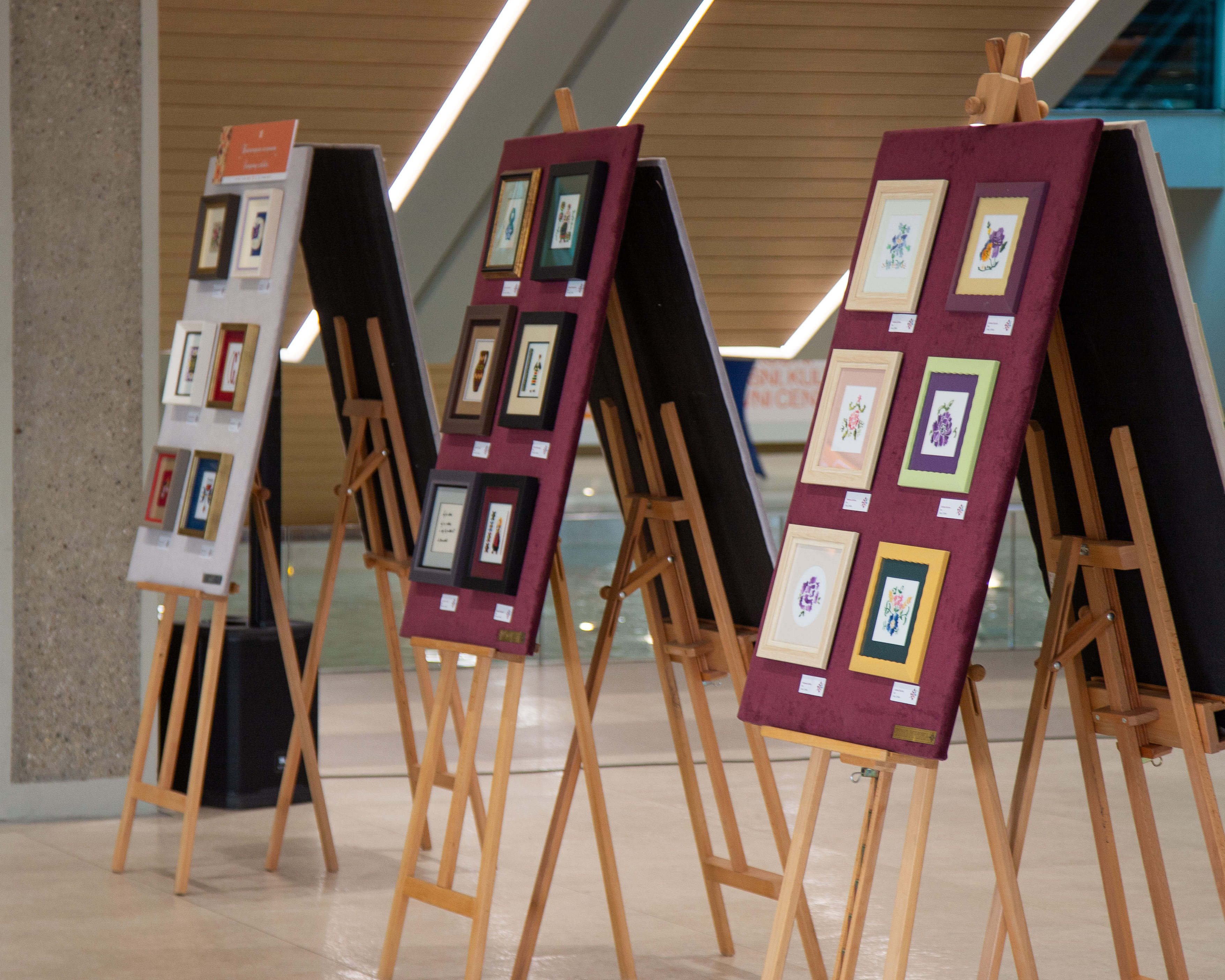 Award ceremony for miniature exhibits